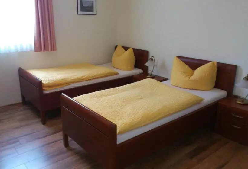 Bed and Breakfast Eifel   Pension