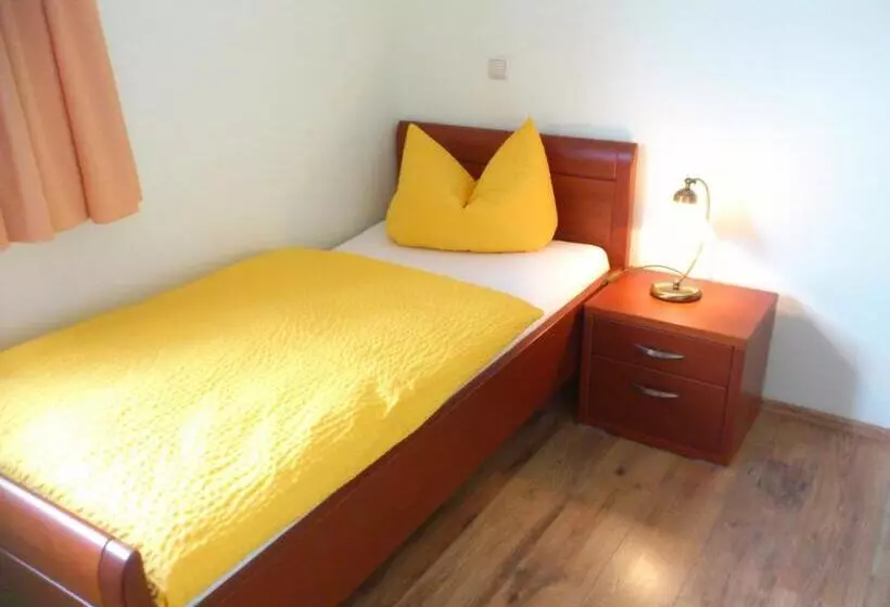 Bed and Breakfast Eifel   Pension