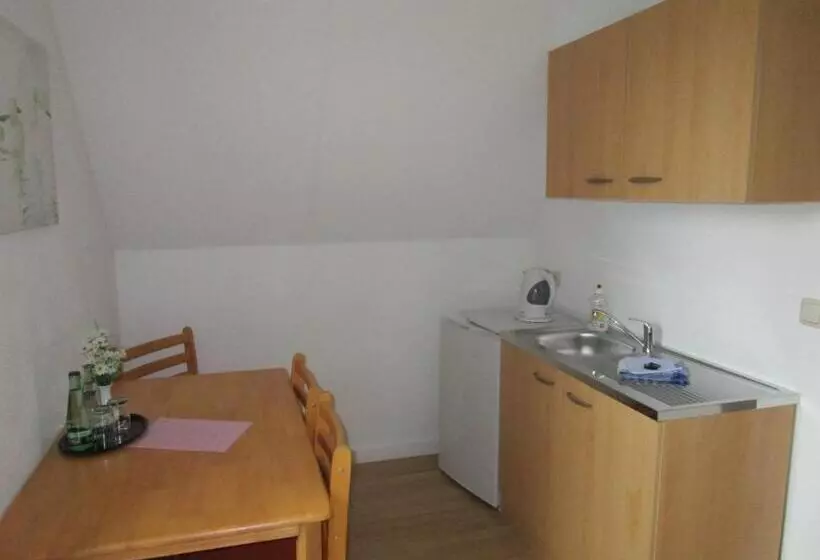 Bed and Breakfast Greizer Kammhütte Gaststätte & Pension