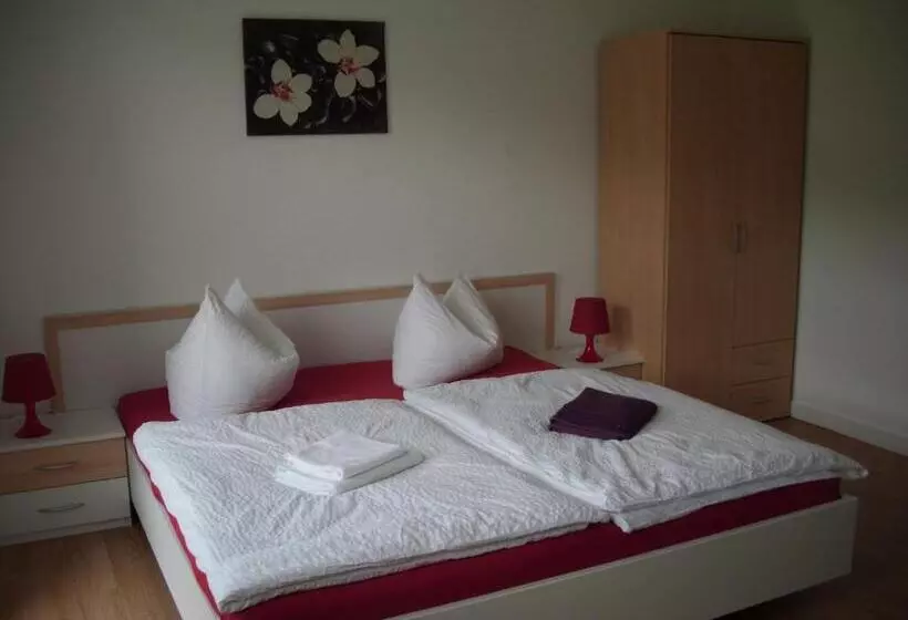 Bed and Breakfast Greizer Kammhütte Gaststätte & Pension