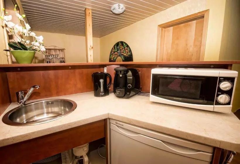 تختخواب و صبحانه Pension Haus Germania