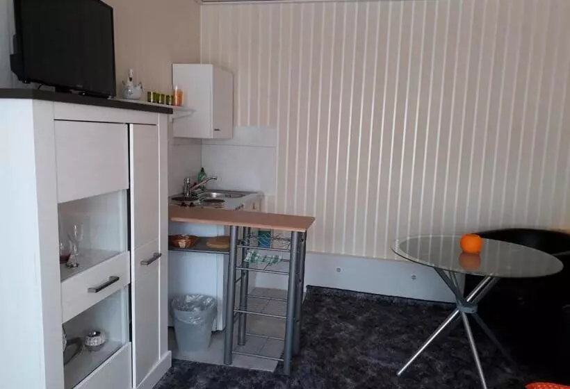 تختخواب و صبحانه Pension Haus Germania