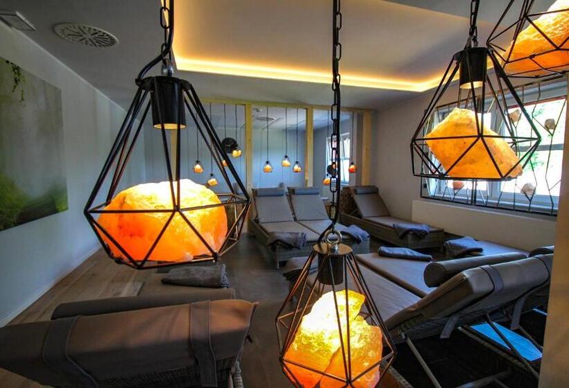 Bernstein Acamed Resort