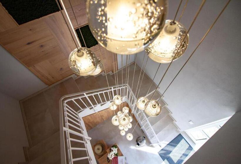 Bernstein Acamed Resort