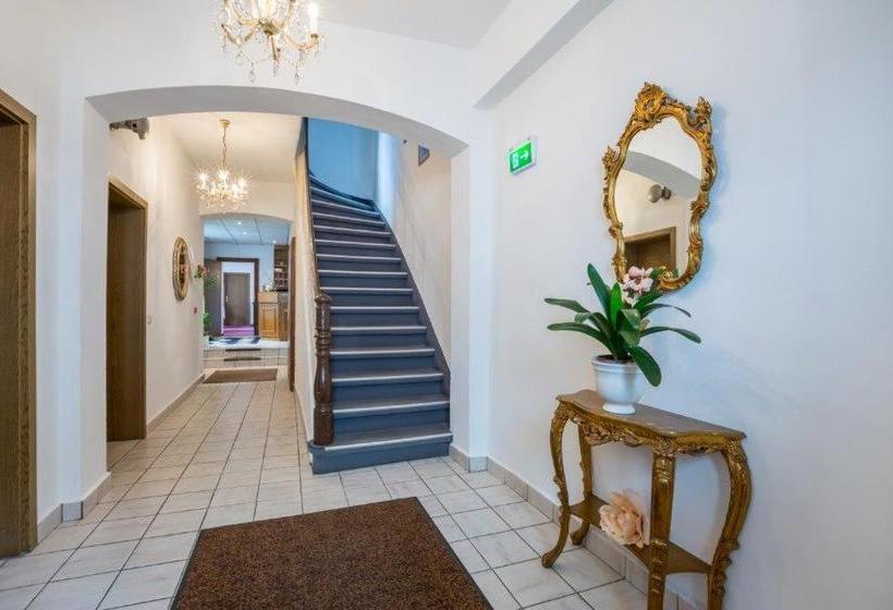 Отель Annet Garni