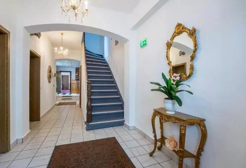 Отель Annet Garni