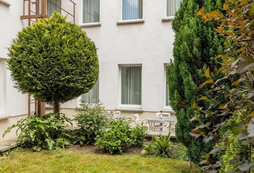 Отель Annet Garni