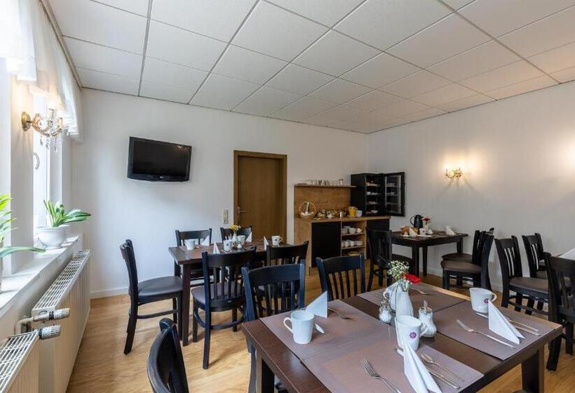 Отель Annet Garni