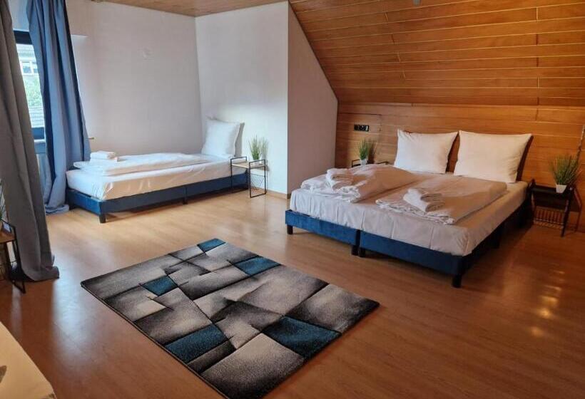 Отель Engelskirchen