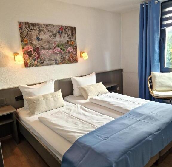 Отель Engelskirchen