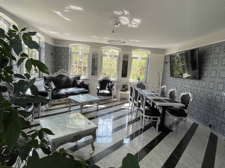 فندق Haus Hennesburg, Garni