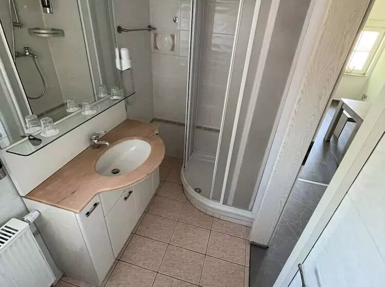 Hotelli Haus Hennesburg, Garni