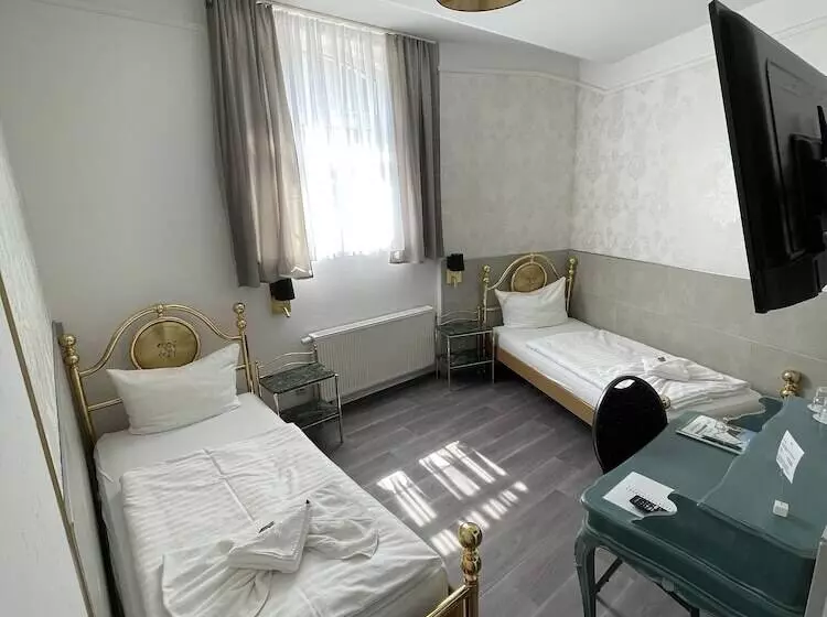 Hotelli Haus Hennesburg, Garni