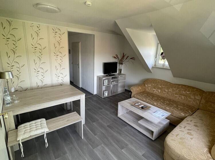 فندق Haus Hennesburg, Garni