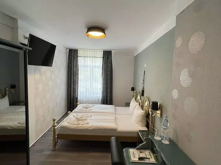 Hotelli Haus Hennesburg, Garni