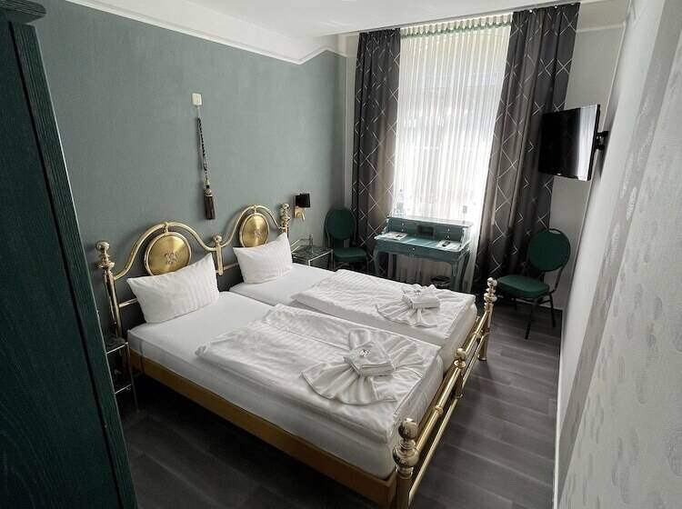 فندق Haus Hennesburg, Garni