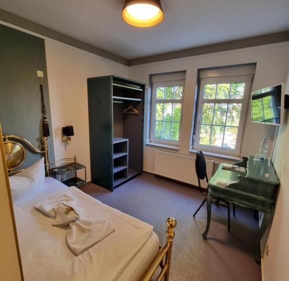 فندق Haus Hennesburg, Garni