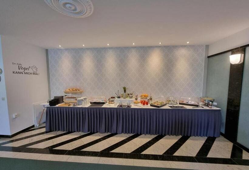 فندق Haus Hennesburg, Garni