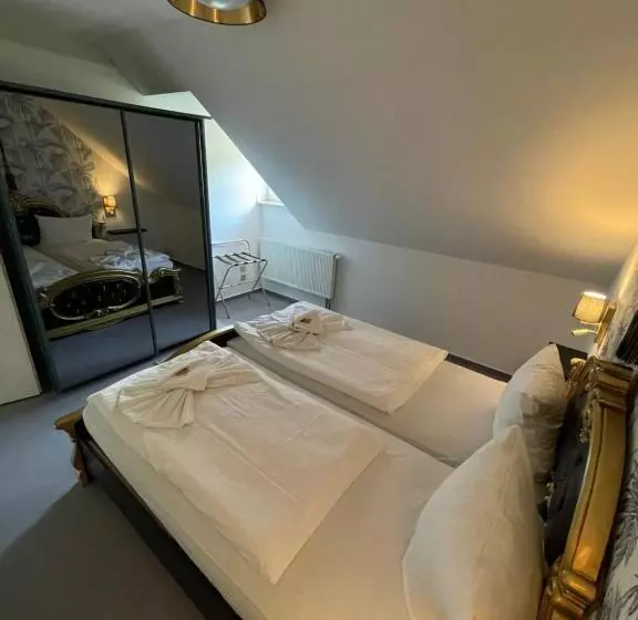 Hotelli Haus Hennesburg, Garni