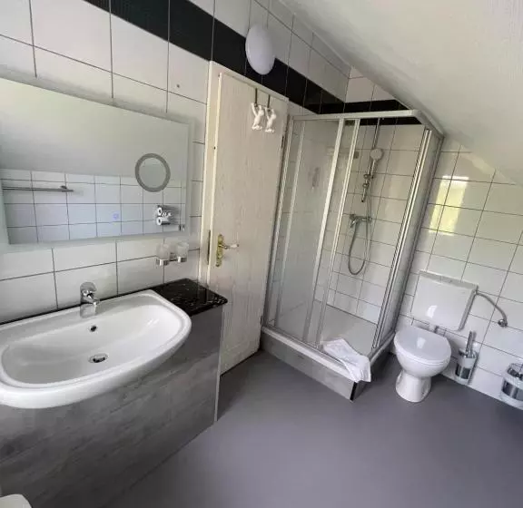 Hotelli Haus Hennesburg, Garni