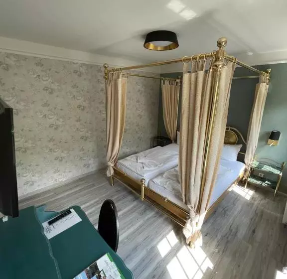 Hotelli Haus Hennesburg, Garni