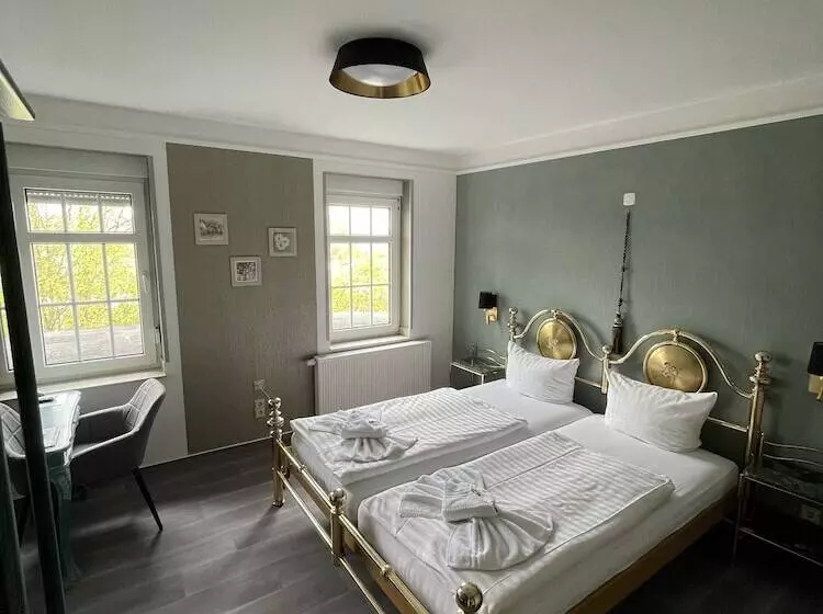 Hotelli Haus Hennesburg, Garni