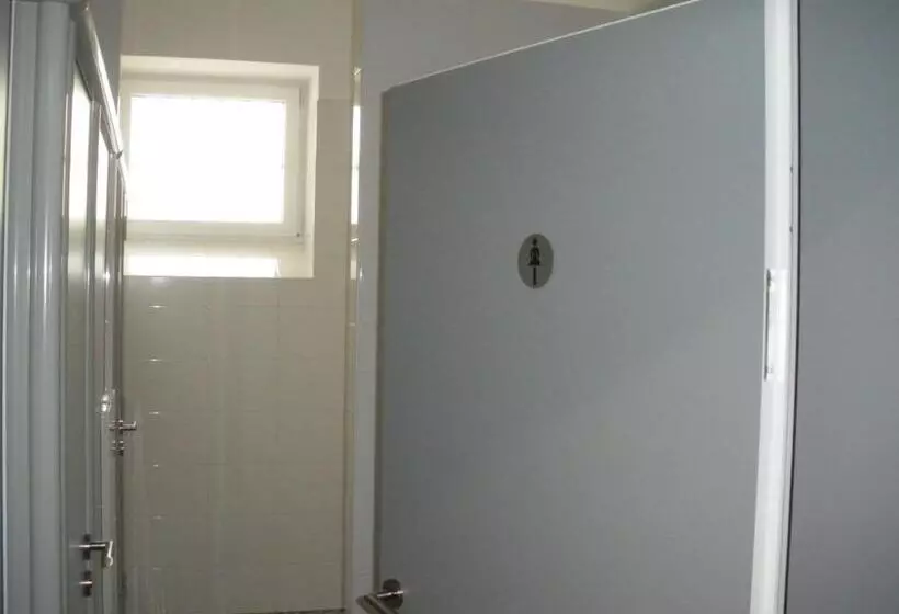 Alcatraz Hotel Am Japanischen Garten