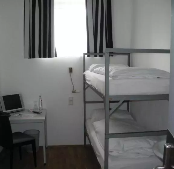 Alcatraz Hotel Am Japanischen Garten