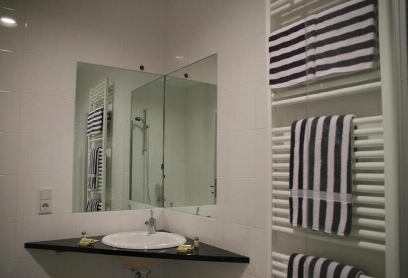 Alcatraz Hotel Am Japanischen Garten