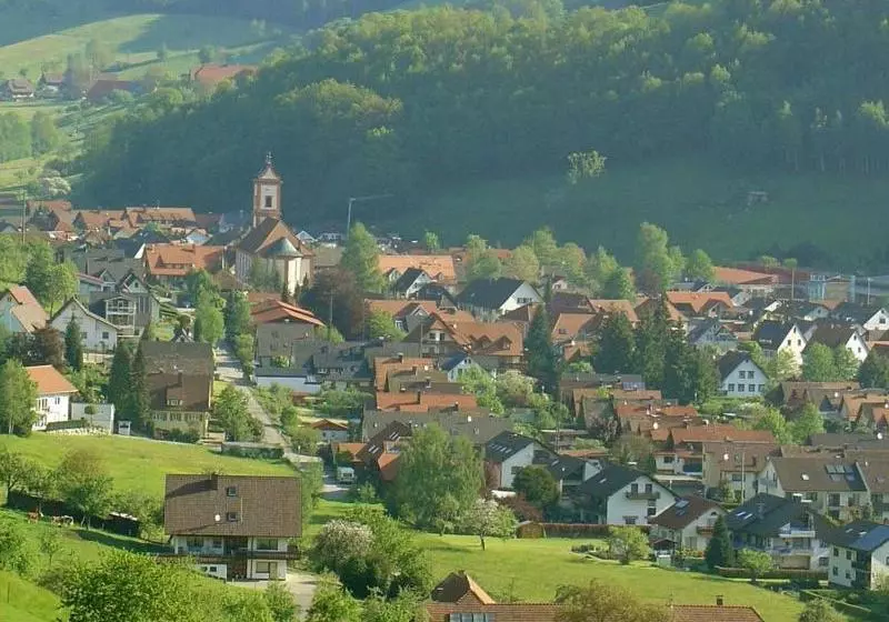 ベッドアンドブレックファースト Garni Café Schacher