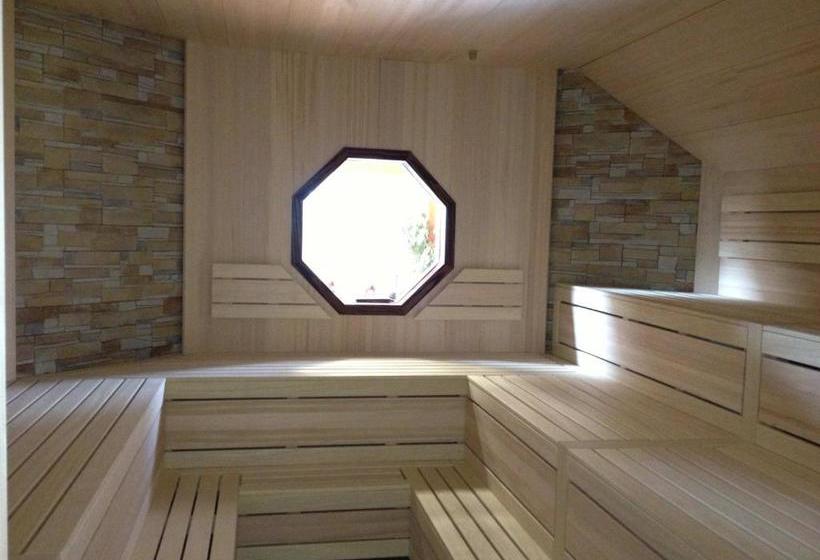 צימר Garni Café Schacher