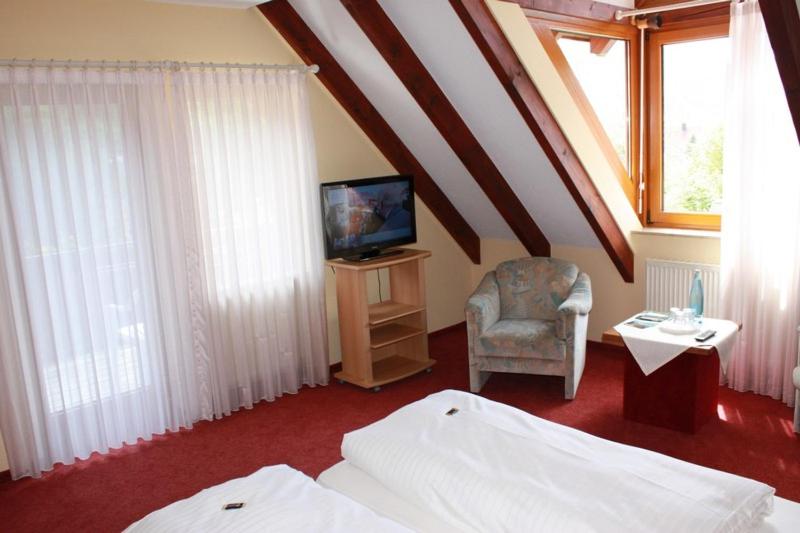 צימר Garni Café Schacher