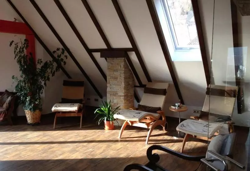 ベッドアンドブレックファースト Garni Café Schacher