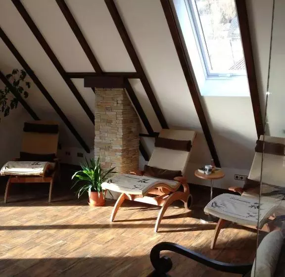 ベッドアンドブレックファースト Garni Café Schacher