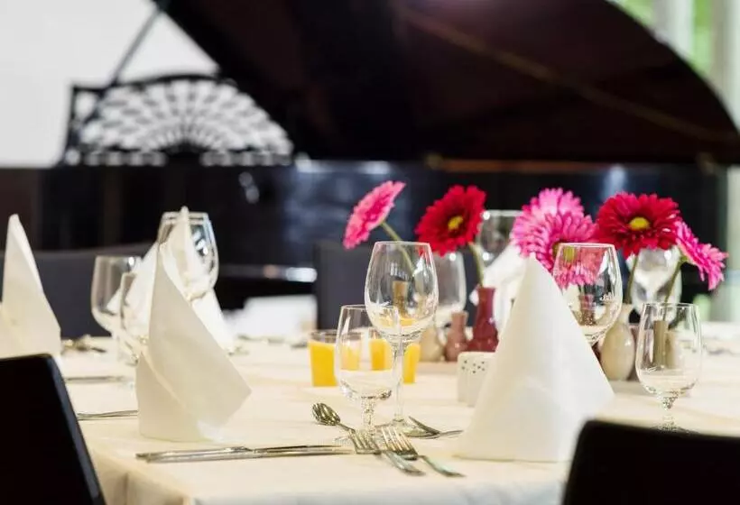 酒店 Bildungshaus St. Bernhard Wohnen Und Tagen