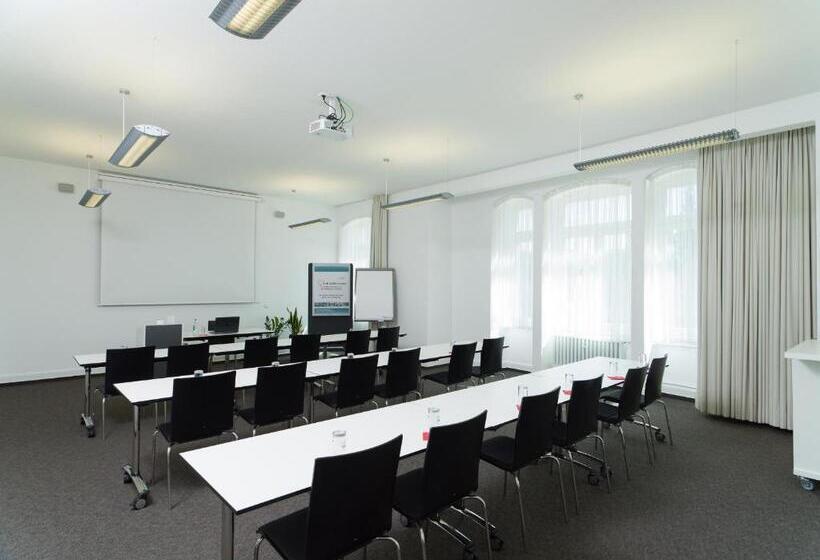 هتل Bildungshaus St. Bernhard Wohnen Und Tagen