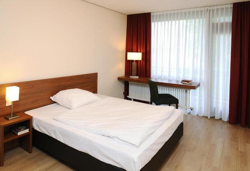 هتل Bildungshaus St. Bernhard Wohnen Und Tagen