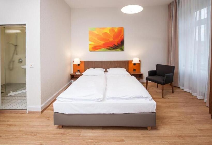 هتل Bildungshaus St. Bernhard Wohnen Und Tagen