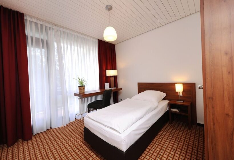 هتل Bildungshaus St. Bernhard Wohnen Und Tagen