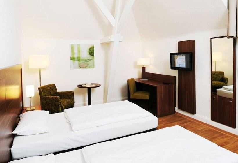 هتل Bildungshaus St. Bernhard Wohnen Und Tagen