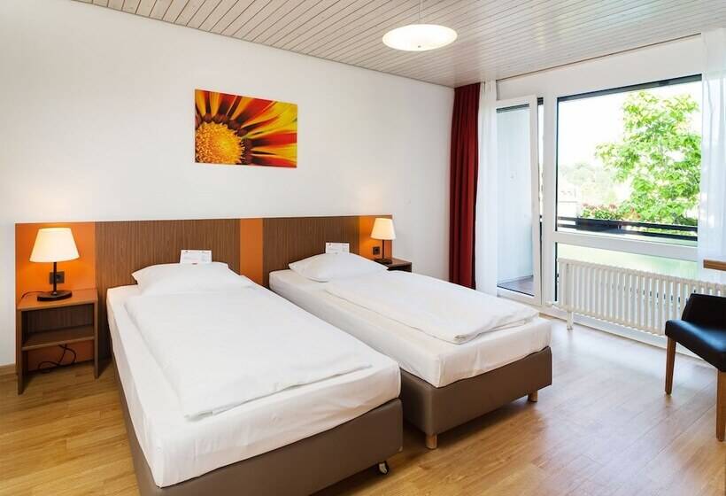 هتل Bildungshaus St. Bernhard Wohnen Und Tagen