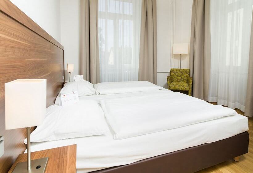 هتل Bildungshaus St. Bernhard Wohnen Und Tagen