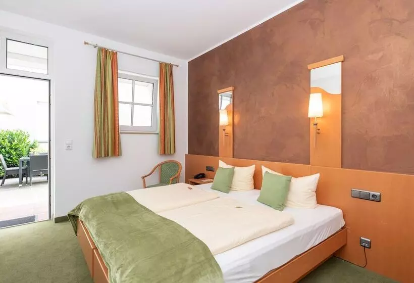 Отель Bitburger Hof