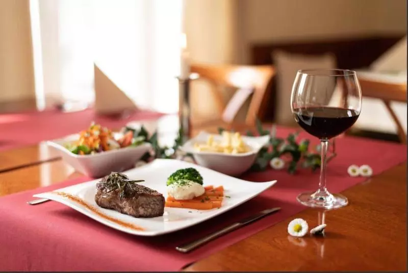 Отель Bitburger Hof