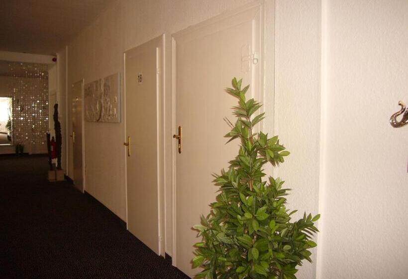 Отель Deutsches Haus Munster