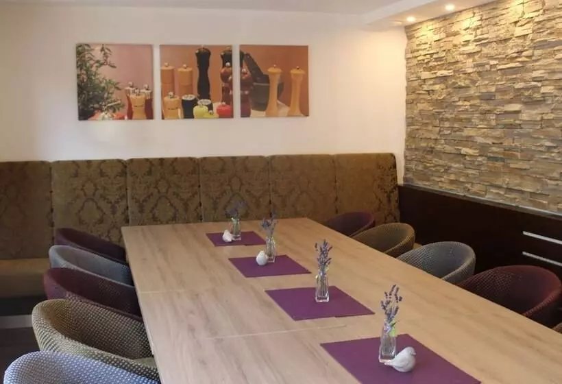 Garni Hotel Goldenes Lamm