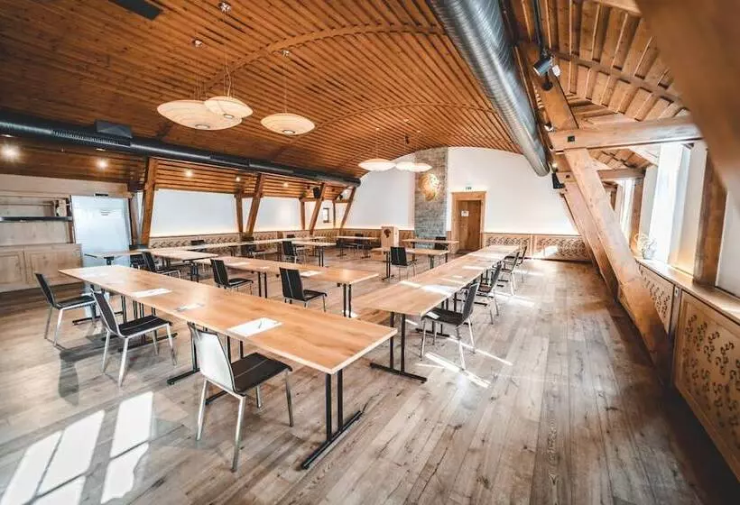 Hotell & Gasthof Lowen