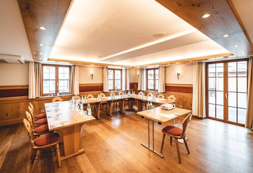 Hotel & Gasthof Lowen