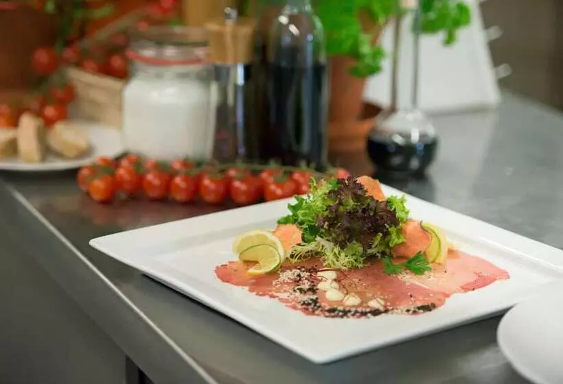 Hotell & Gasthof Lowen