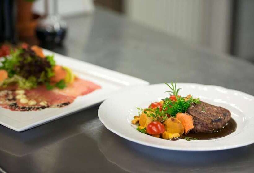 Hotel & Gasthof Lowen